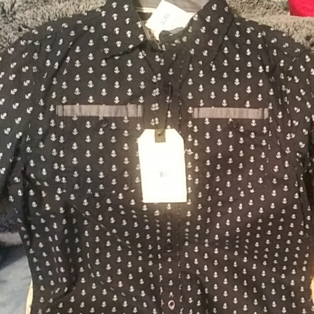 Long sleeve button shirt